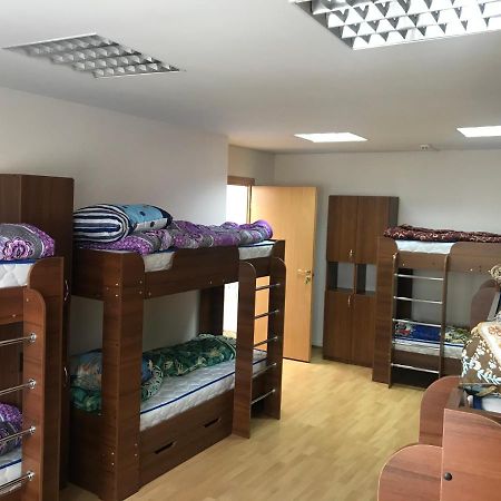 Міни-Хостел Родинного Типу Dubai Uzhhorod Εξωτερικό φωτογραφία