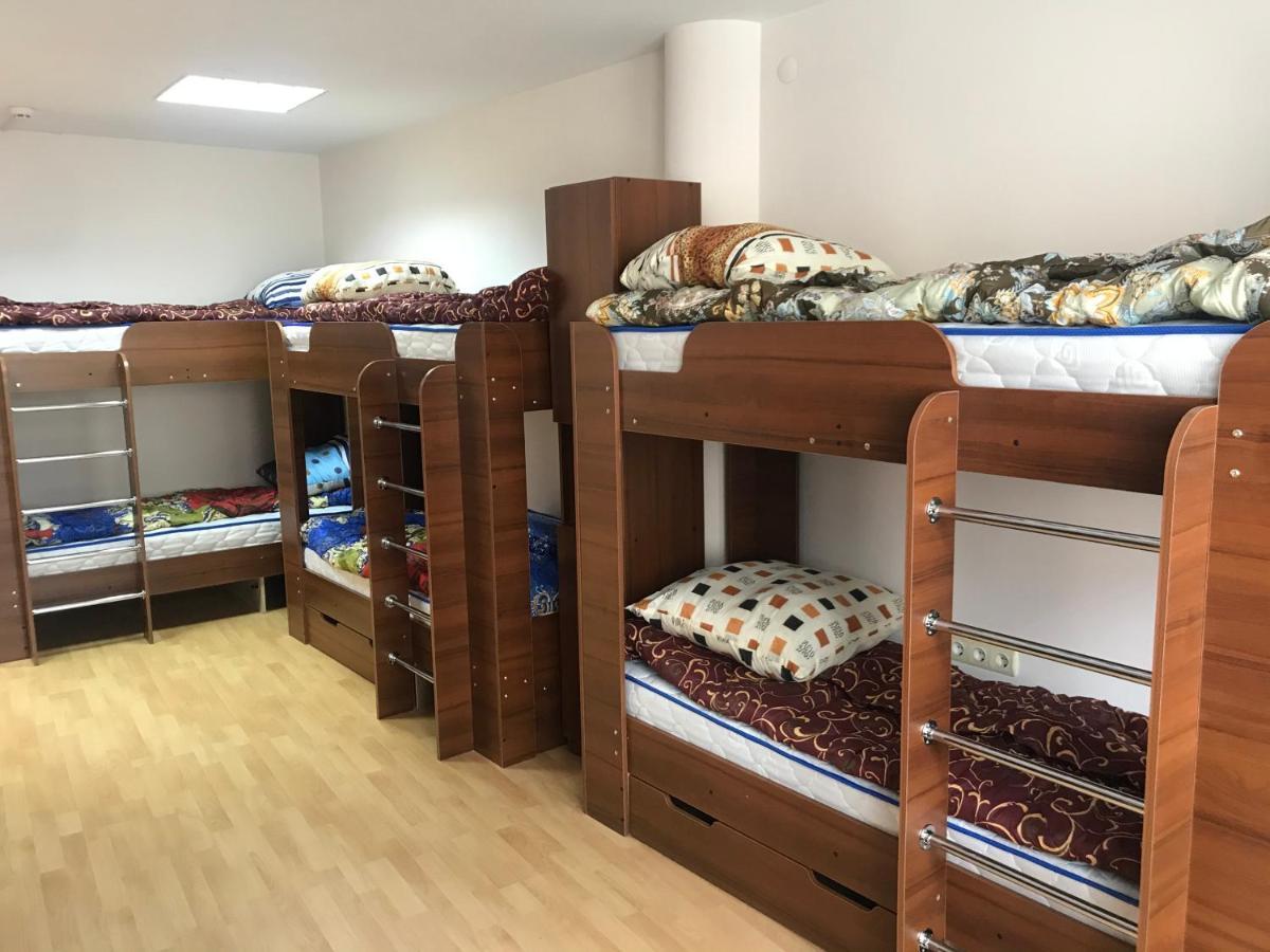Міни-Хостел Родинного Типу Dubai Uzhhorod Εξωτερικό φωτογραφία