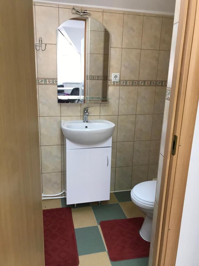 Міни-Хостел Родинного Типу Dubai Uzhhorod Εξωτερικό φωτογραφία