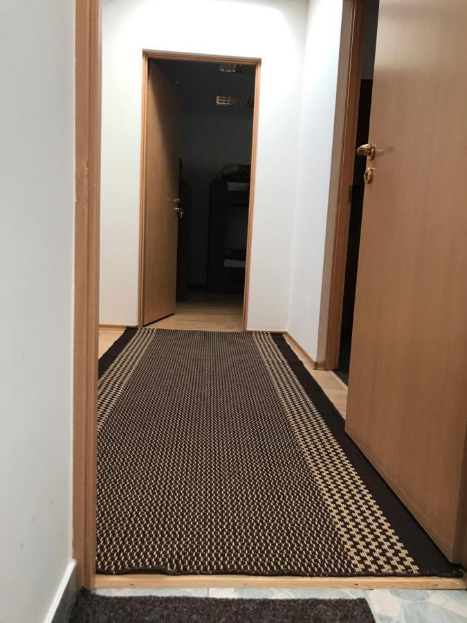 Міни-Хостел Родинного Типу Dubai Uzhhorod Εξωτερικό φωτογραφία